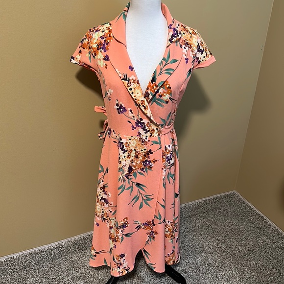 New York & Company Dresses & Skirts - 🕯️Eva Mendes Wrap Floral Dress